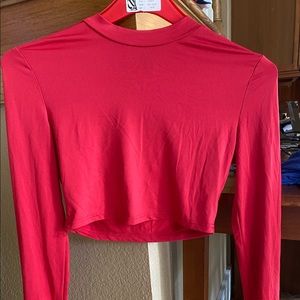 Size M crop long sleeve. no damage.